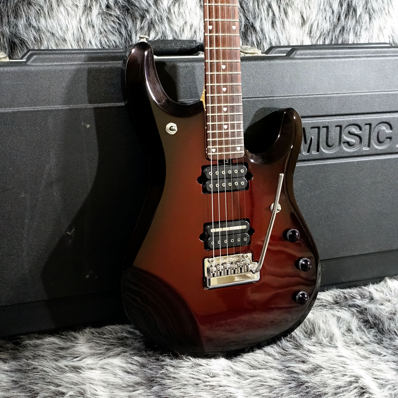 MUSIC MAN JP6 Pearl Red Burst（中古/送料無料）【楽器検索デジマート】