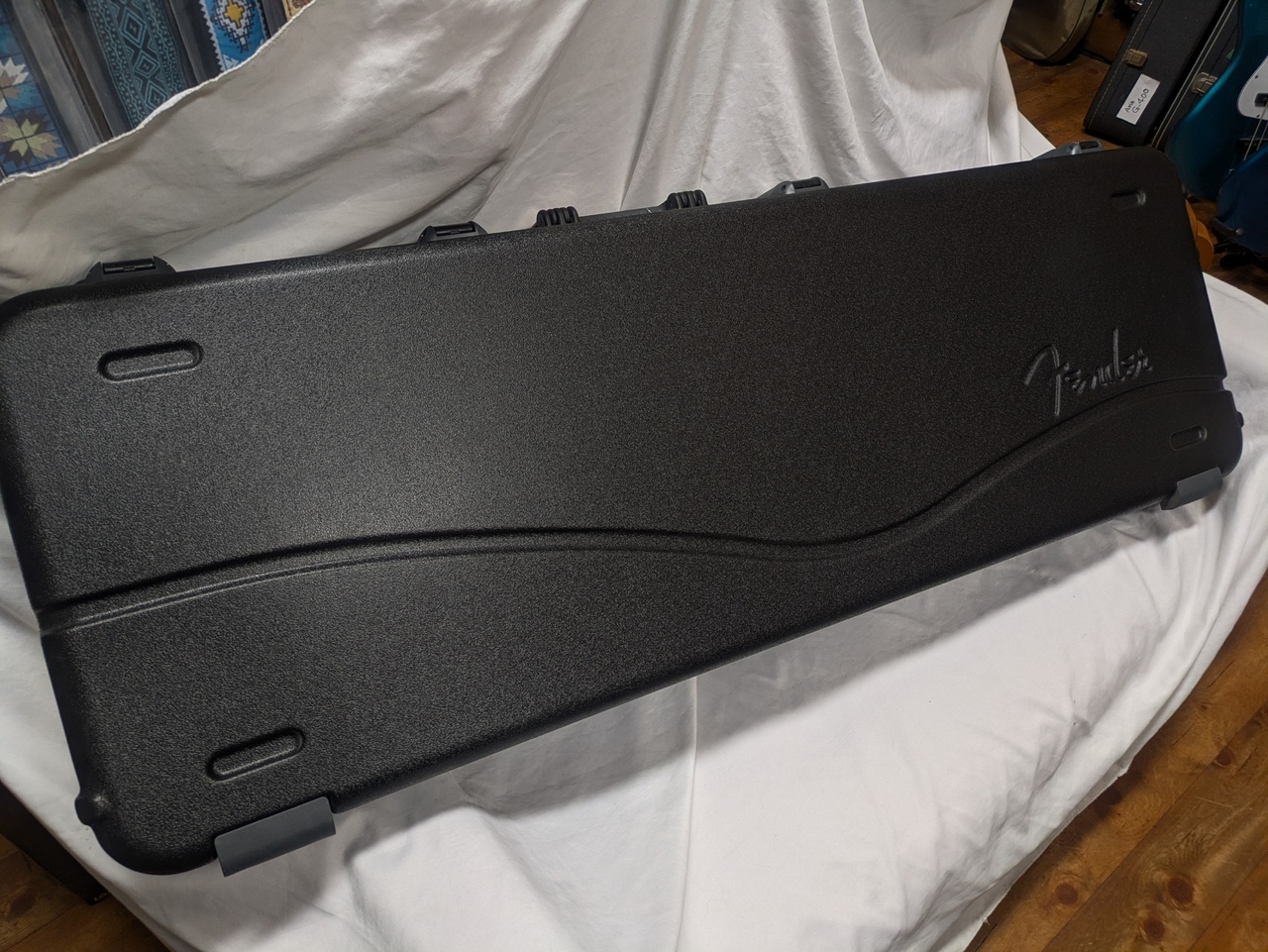 Fender DELUXE MOLDED CASE ELECTRIC BASS（中古）【楽器検索デジマート】
