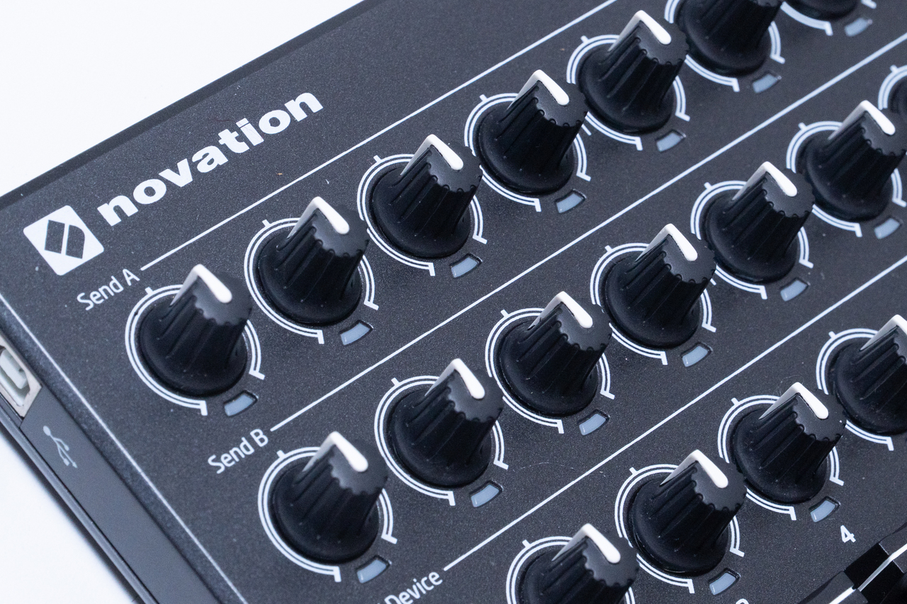 Novation LAUNCH CONTROL XL MIDIコントローラー【GIB横浜】（中古
