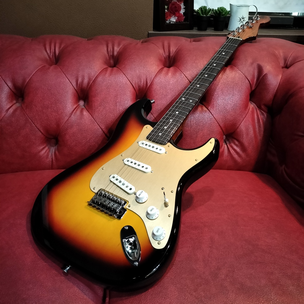 ノーブランド.ストラトタイプ。 ノーブランド-ストラトタイプ。