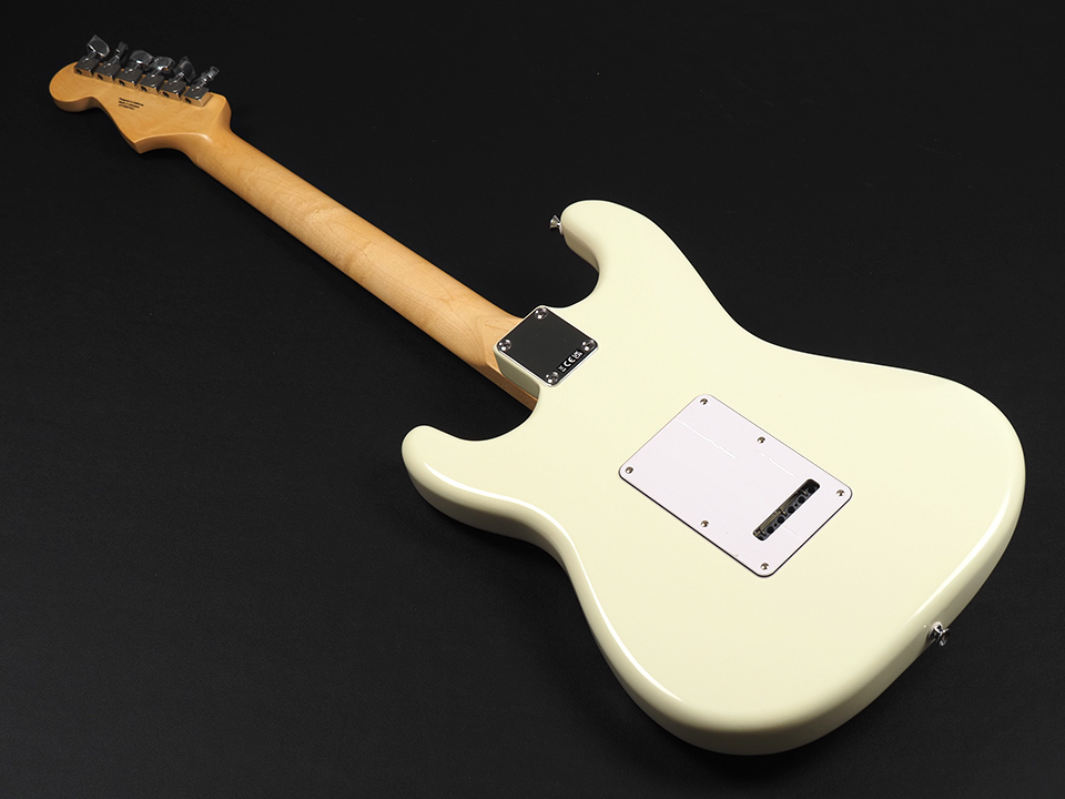 Fender Standard Stratocaster Maple Fingerboard White