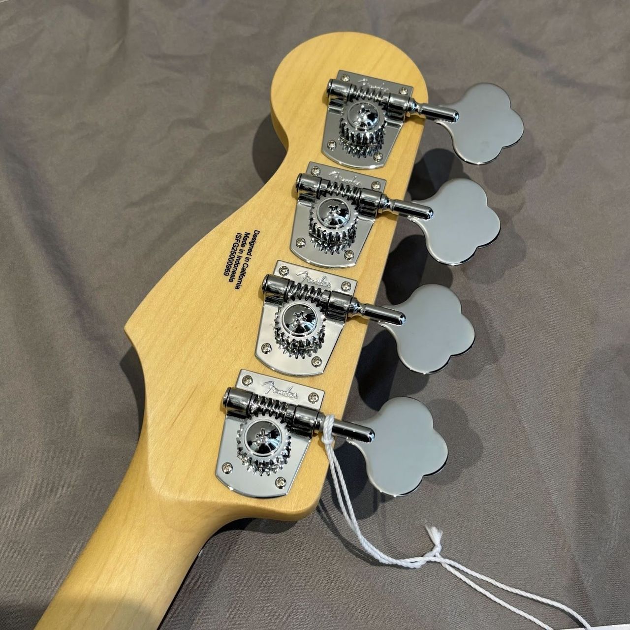 『新品』Fender Standard Jazz Bass アイボリー Fender Standard Jazz Bass Olympic White エレキベース ジャズベース