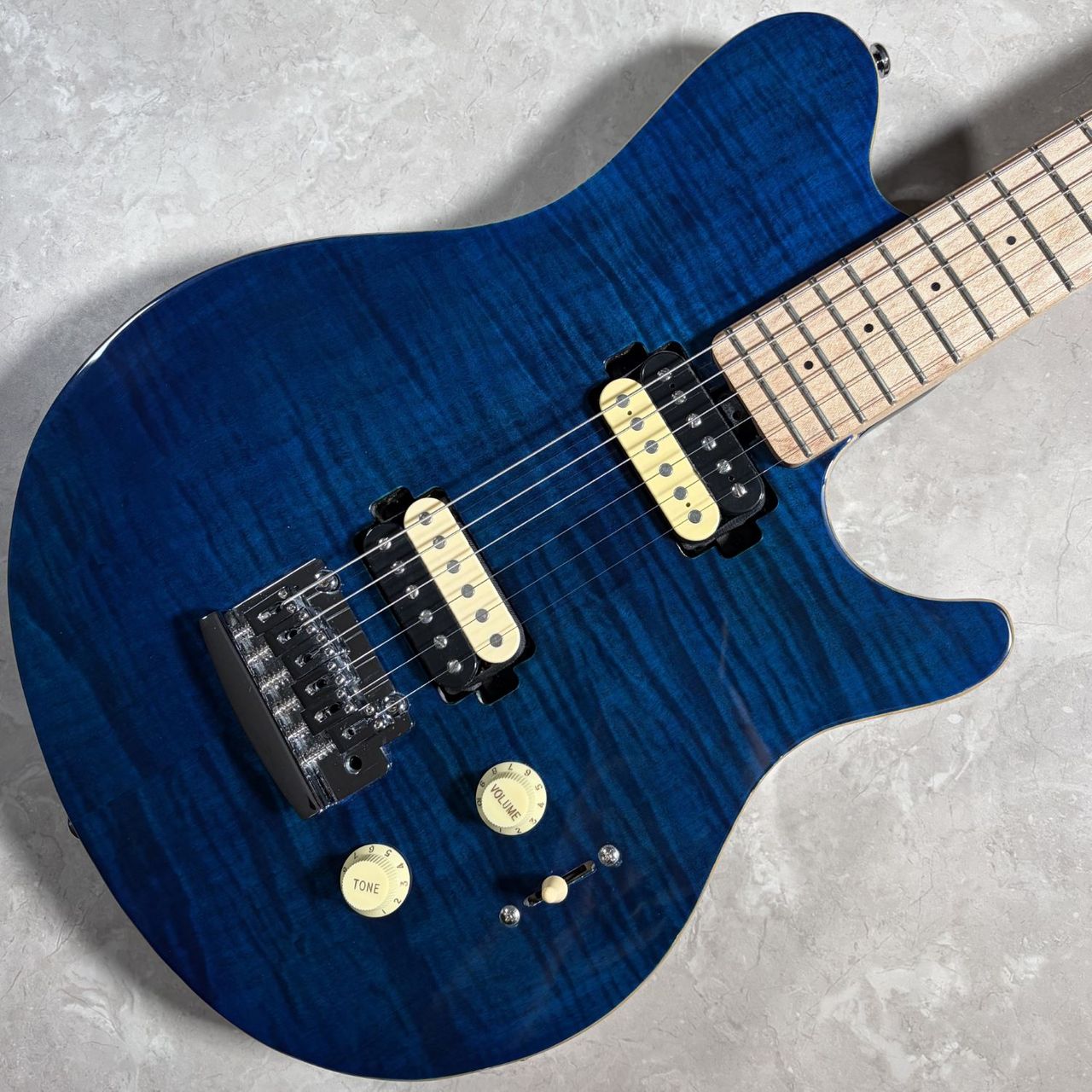 MUSIC MAN Axis AX3 Blue 【S/N B185582 /3.30kg】 6回まで無金利