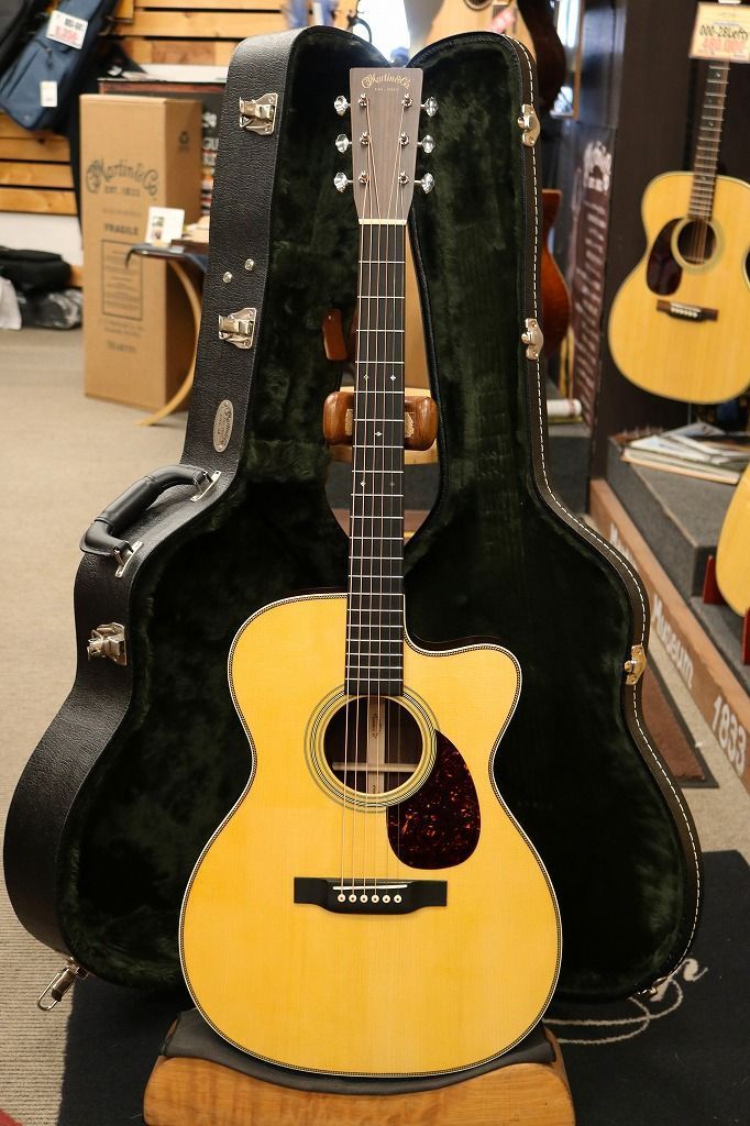 Martin 【動画あり】CTM OMC-28 AdirondackSpruceTop w 