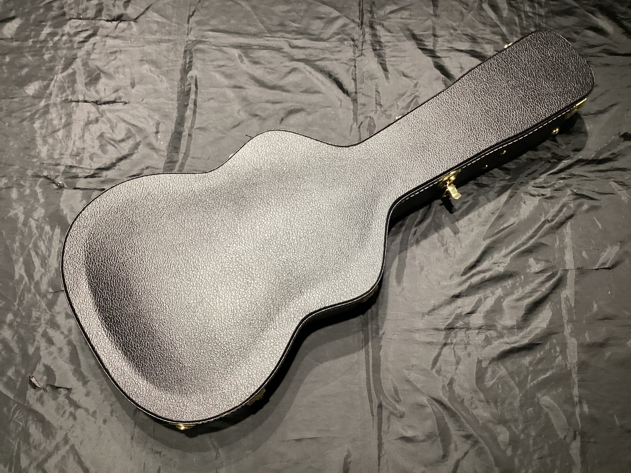 Martin Martin 533EC CASE 純正ハードケース 000 / OM 用 OOO【B級特価