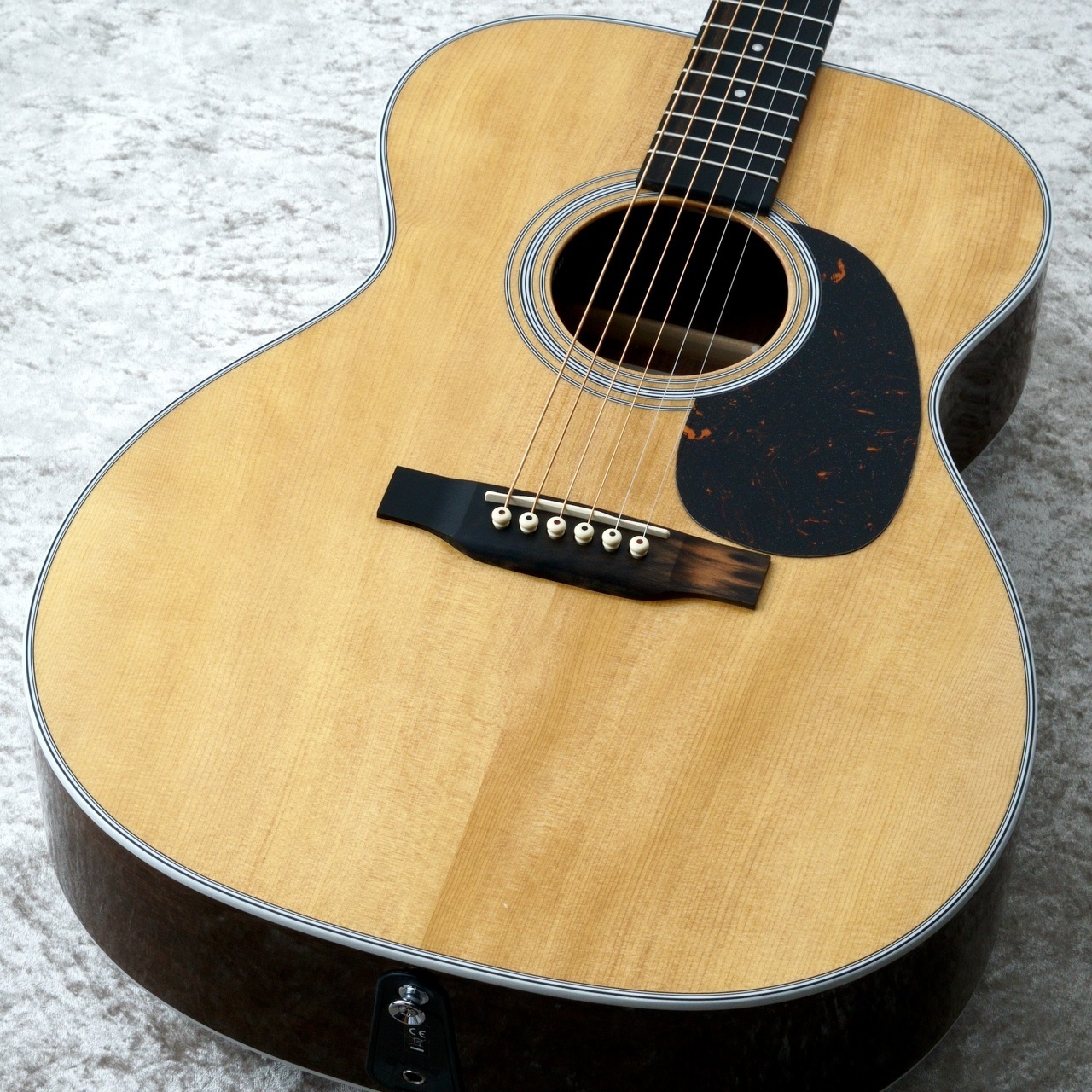 Martin 000-13E Retro Walnut #3076810【力強い杢目のTOP】【エレアコ
