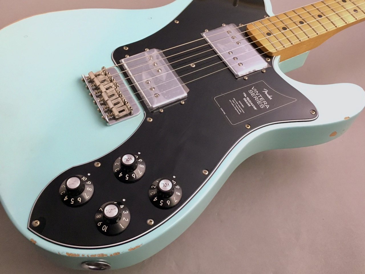 Fender Vintera Road Worn 70s Telecaster Deluxe Daphne Blue