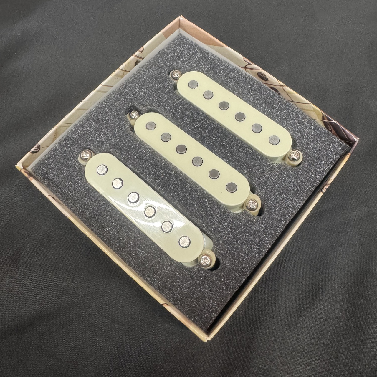 Bare Knuckle Pickups PAT Pend '63 Veneer Board stratSet (ベア