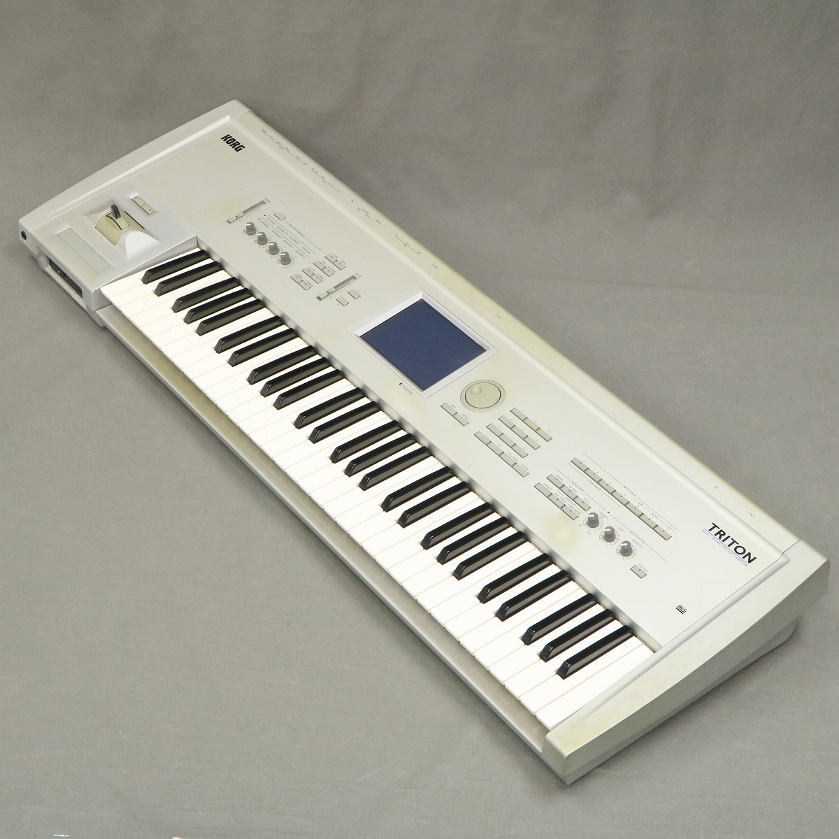 KORG TRITON Pro シンセサイザー シルバー KORG シンセサイザー TRITON pro
