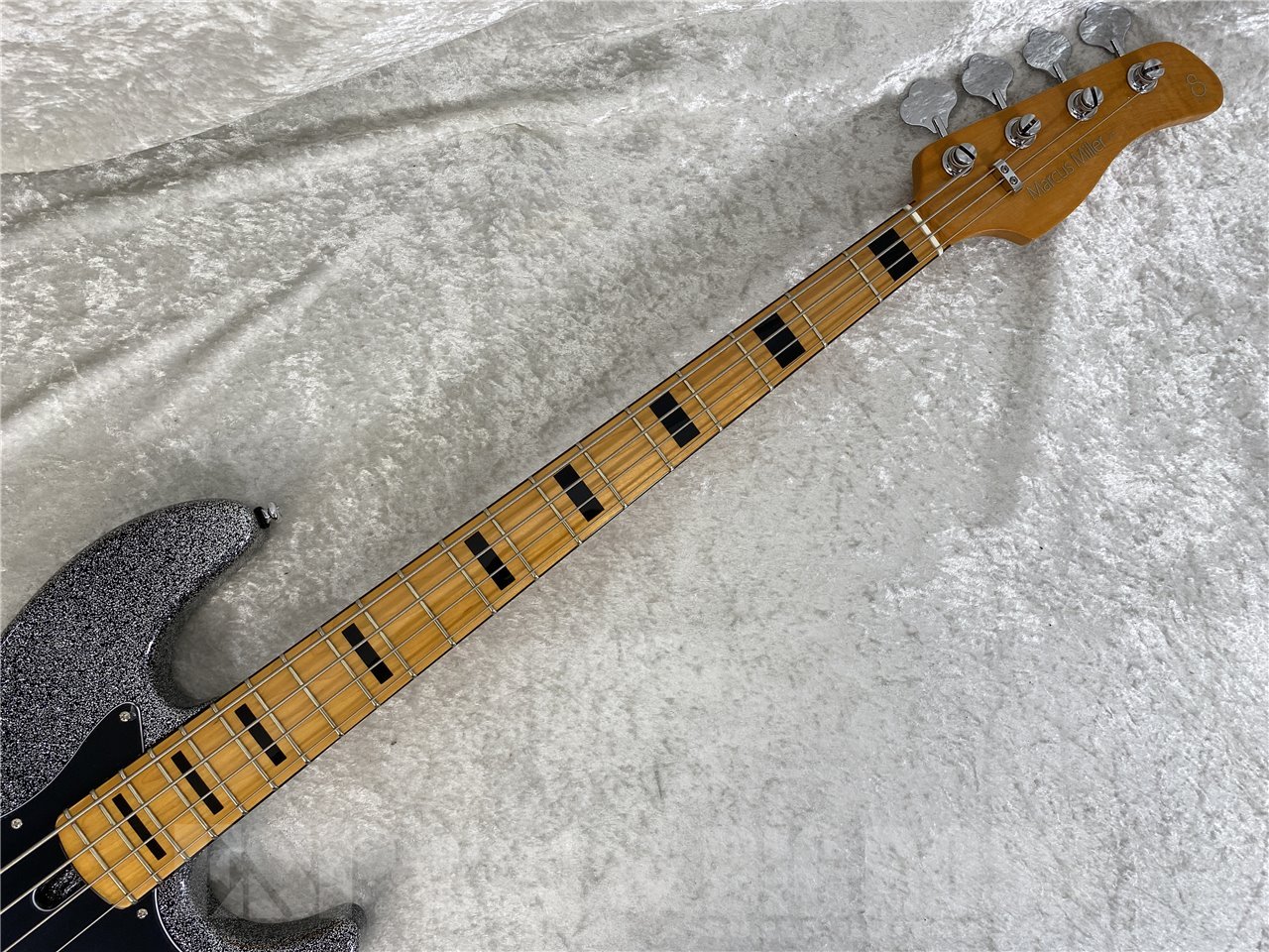 エレキベース ブラック アルダー 7弦ギター】Ibanez AZ24047/Black/Prestige｜島村楽器 アミュプラザ博多店