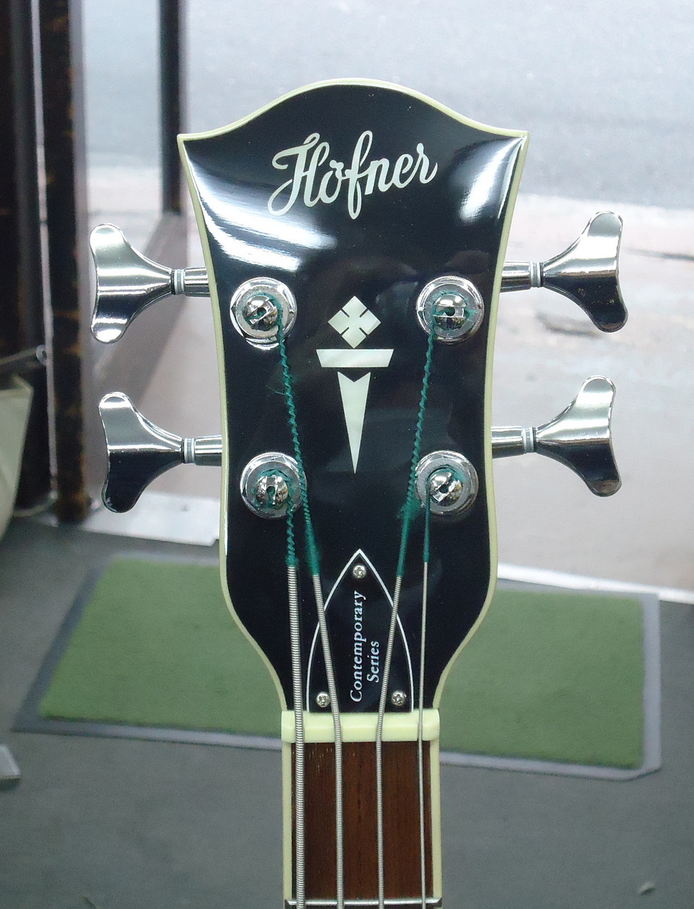 Hofner Verythin Bass CT-Long Scale HCT-500/8-DC セミアコベース