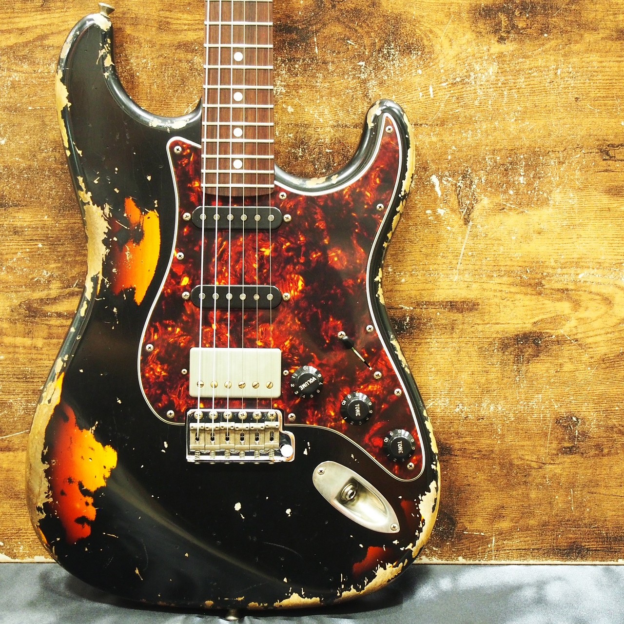 Xotic XSC-2 Black Over 3 Tone Burst Heavy Aged Alder【マルチ