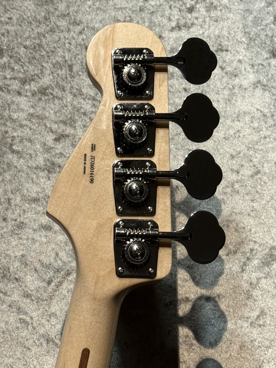Fender FSR Made in Japan Traditional 70s Jazz Bass -Black