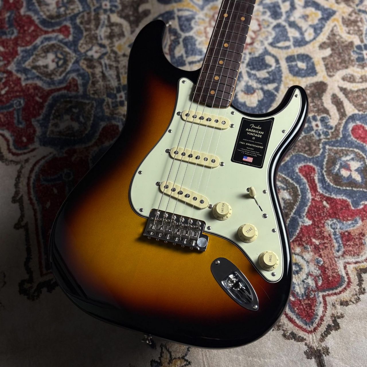 Fender American Vintage II 1961 Stratocaster 3-Color Sunburst