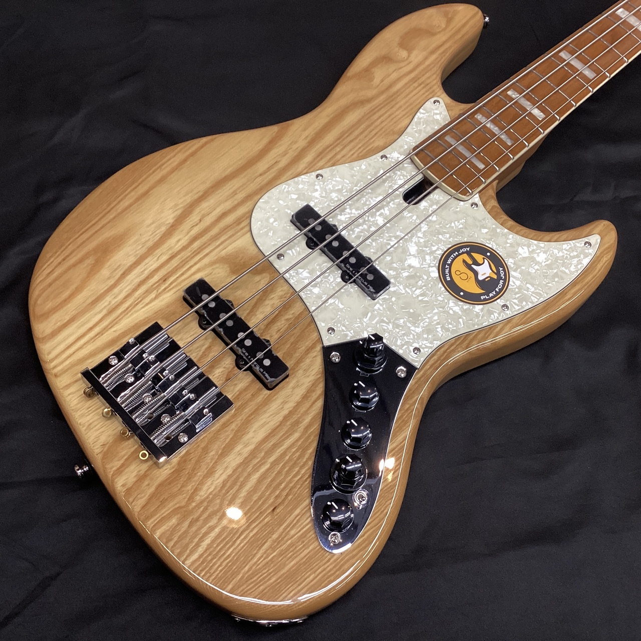 Sire V8-4/NT (サイアー アクティブ 4弦)【新品特価品】（新品特価