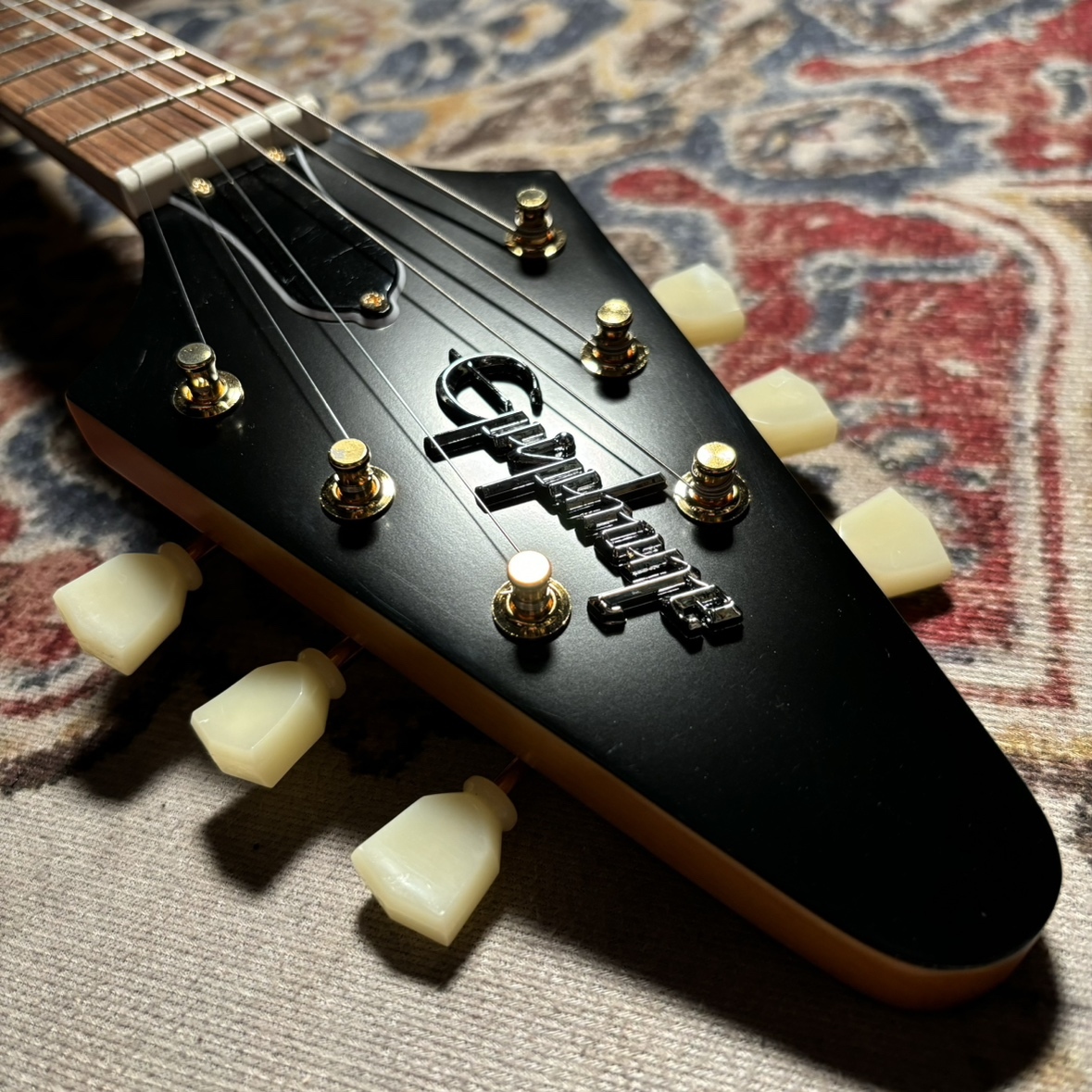 Epiphone Korina Flying V Aged Natural エレキギター（新品/送料無料