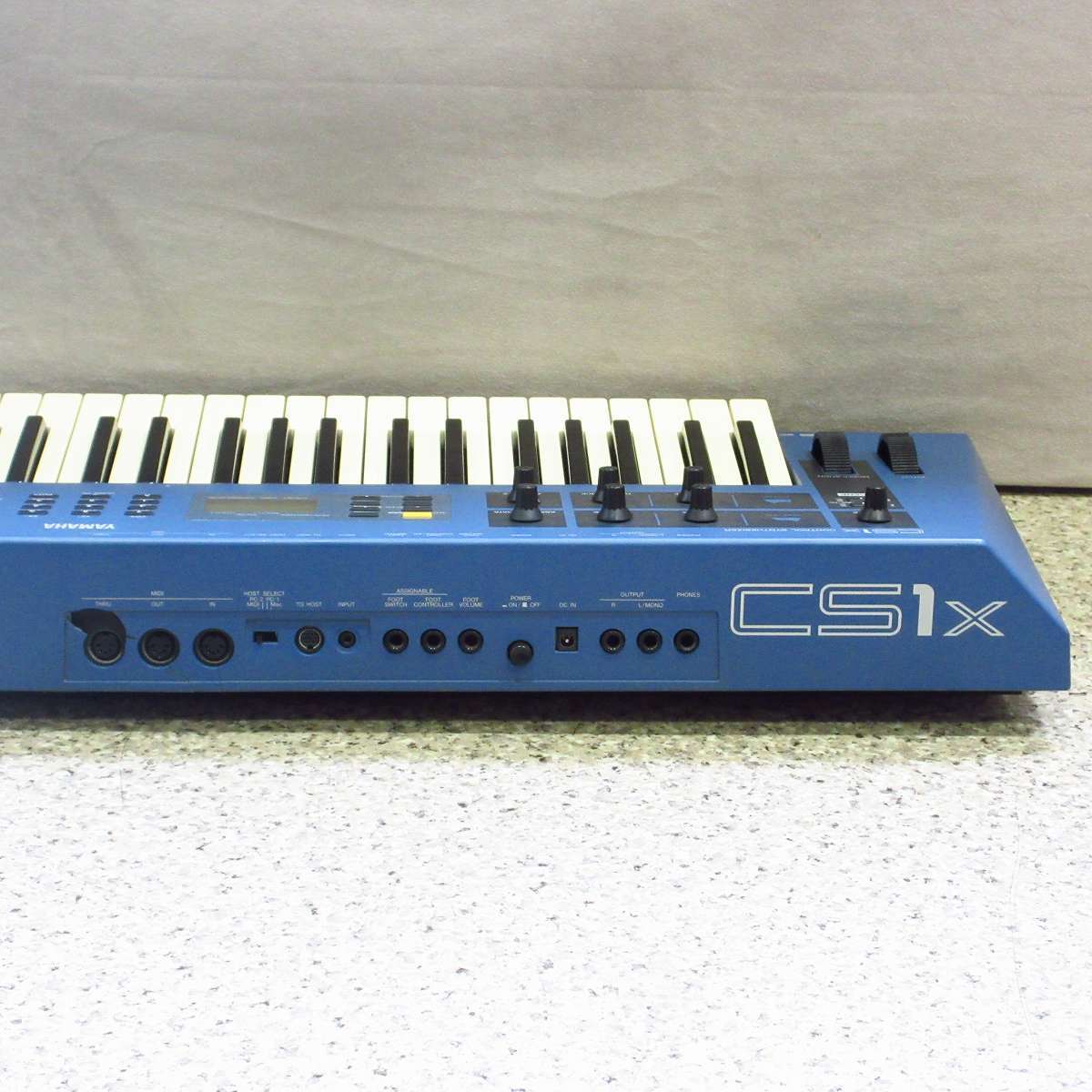 YAMAHA CS1x 