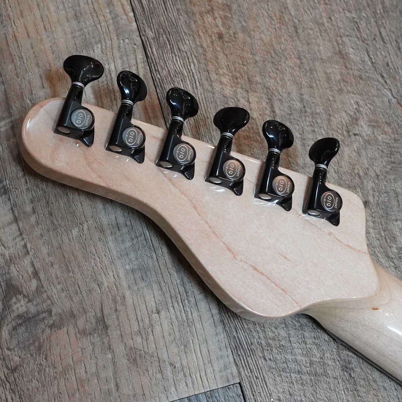 waltz guitars N3 カーリーメイプル　オールハンドメイド製 waltz guitars N3 カーリーメイプル オールハンドメイド製