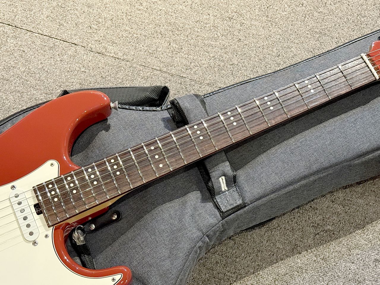 Three Dots Guitars S（中古）【楽器検索デジマート】