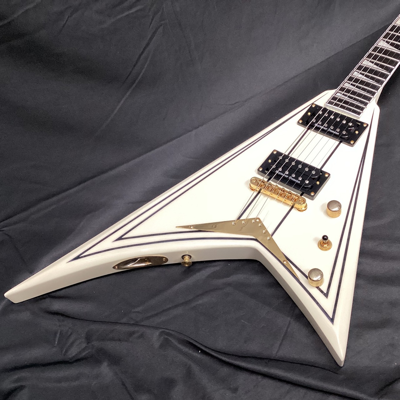 Jackson Pro Series Rhoads RRT-3( ジャクソン ランディV メタル