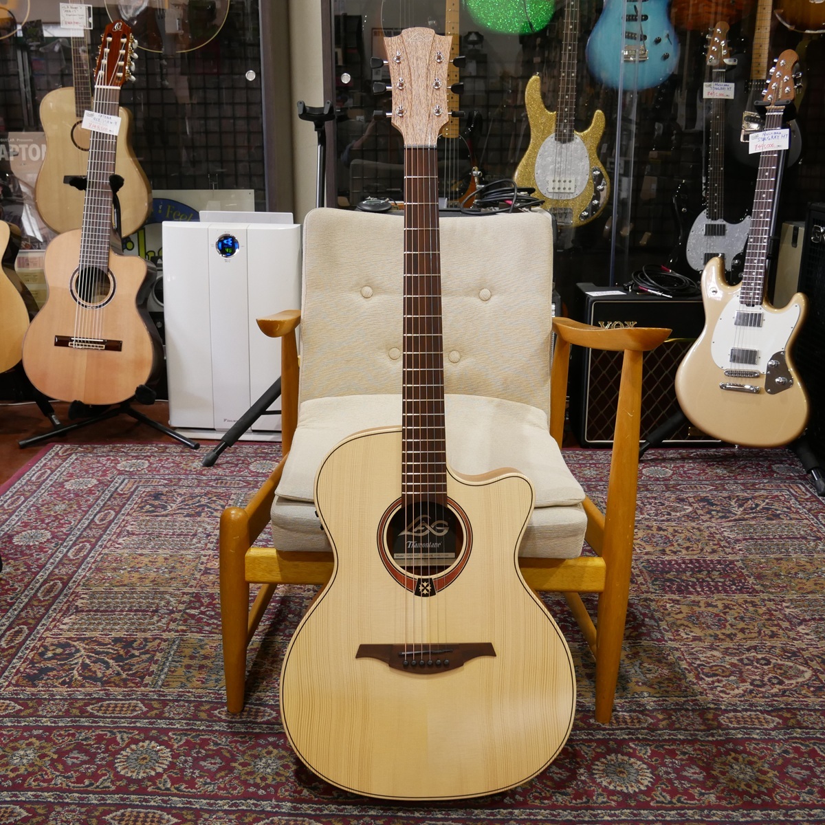 LAG Guitars Tramontane T70ACE / Auditorium Cutaway Electro