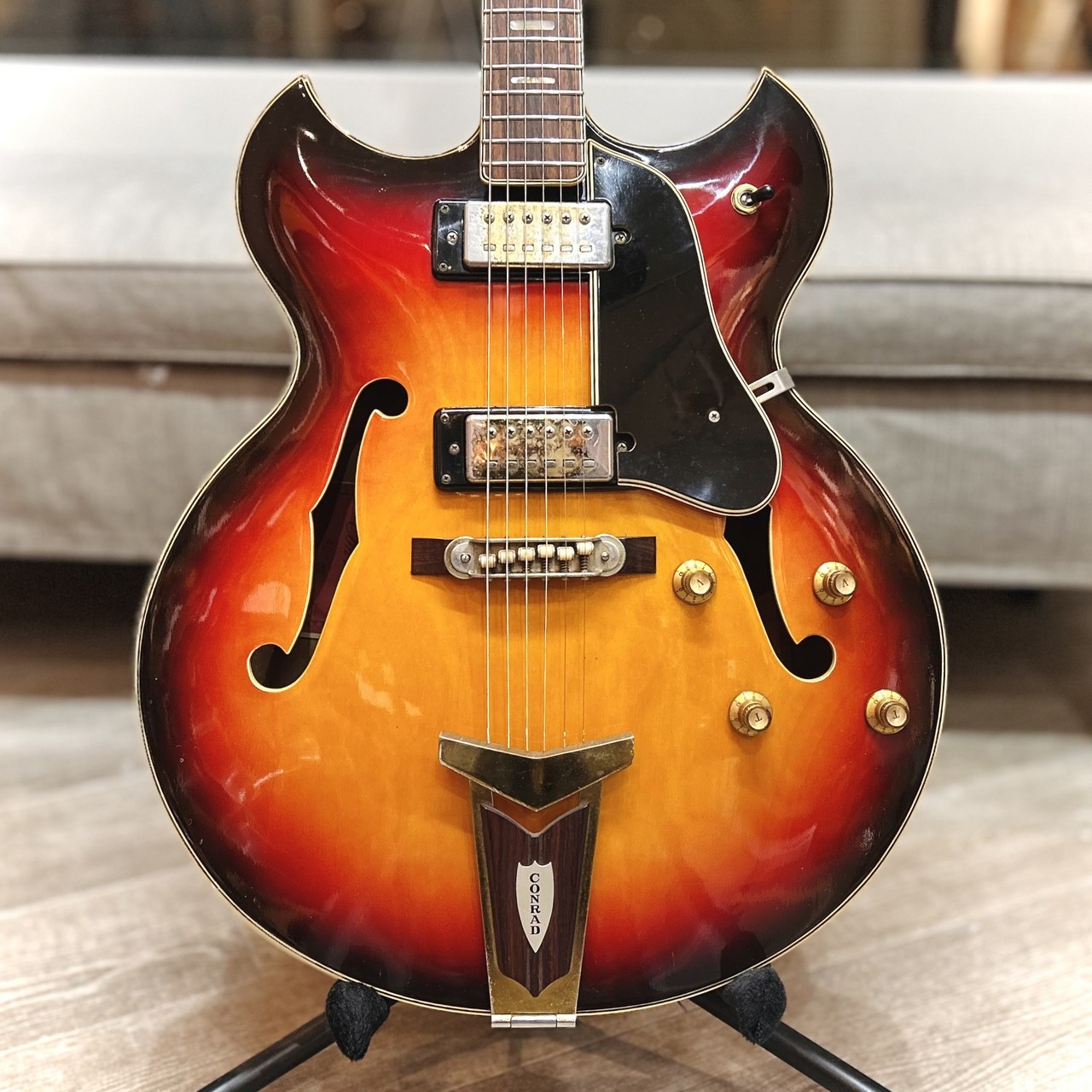 Conrad Model 40185 Barney Kessel Type（ビンテージ）【楽器検索