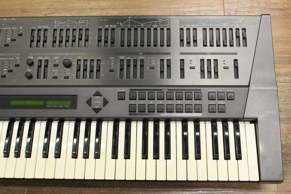 Roland JD-800 Programmable Synthesizer 【キーボードマート新宿