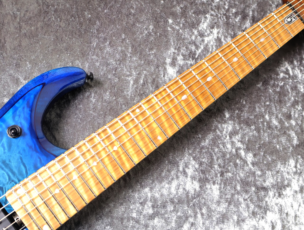 MUSIC MAN JP15-7 Quilt Top Ultramarine #K09555【激杢キルト&バリ虎