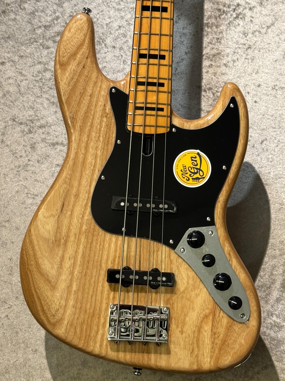 Sire V7 Vintage Ash New Gen 4-String #2N26550003 【4.43kg
