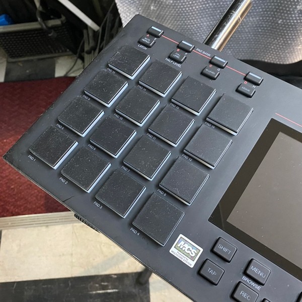 AKAI MPC Live（中古）【楽器検索デジマート】