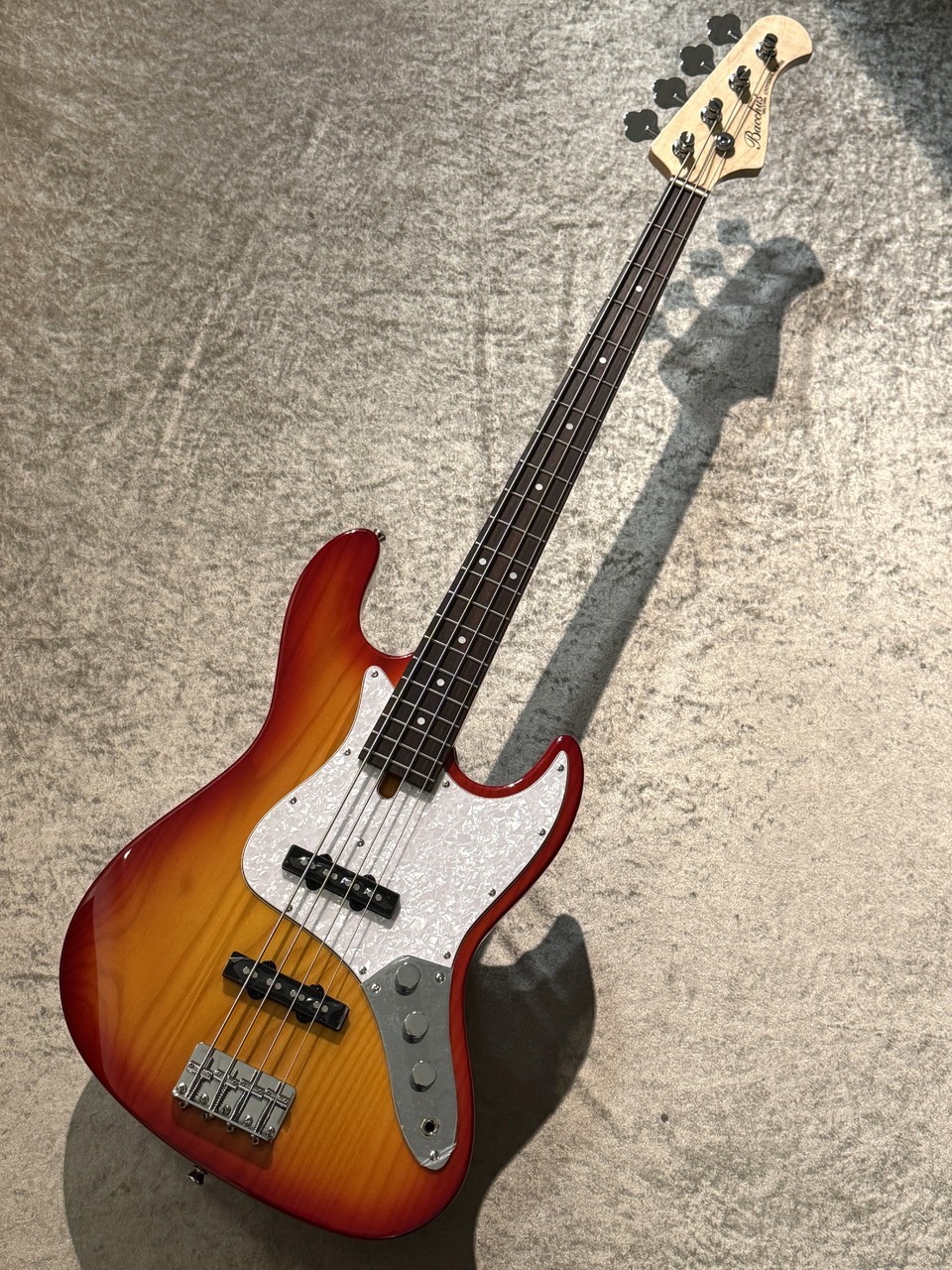 バッカス WJB-500R ASH ジャズ-jazz基 死灰ボディ Bacchus Universe