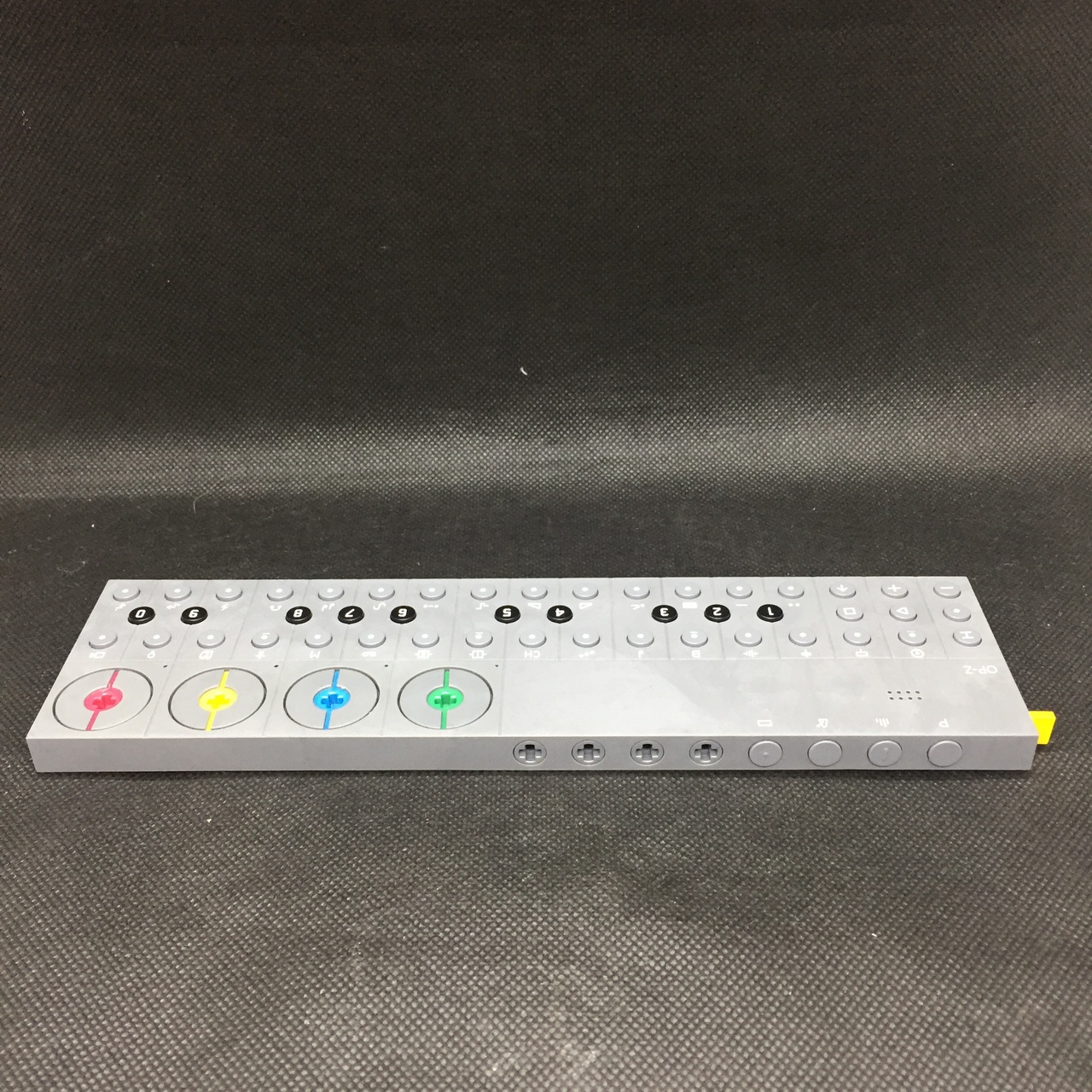 Teenage Engineering OP-Z（中古/送料無料）【楽器検索デジマート】