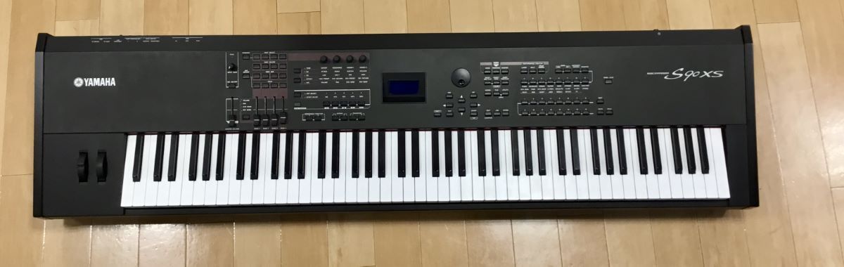 YAMAHA S90XS