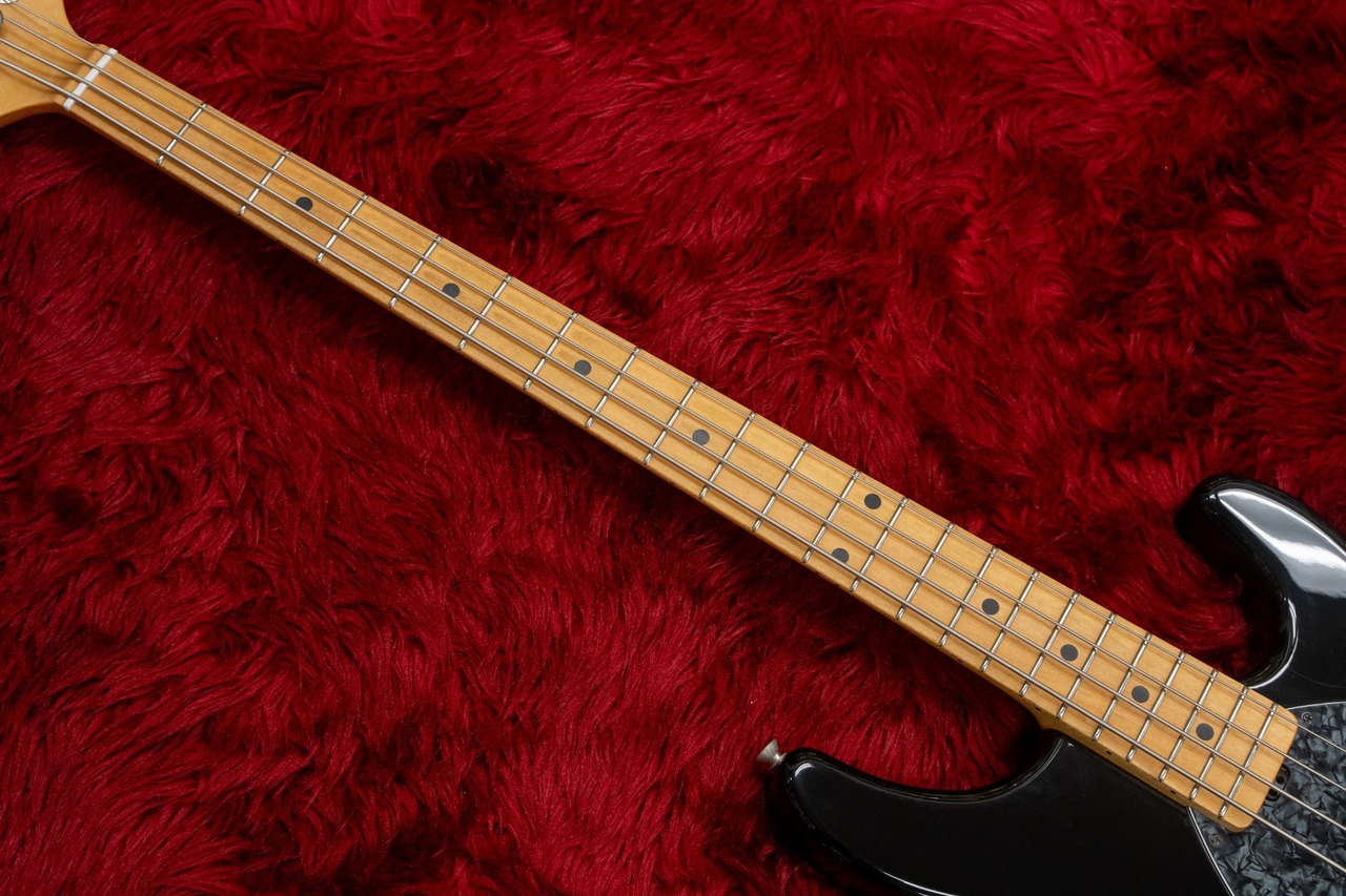ERNIE BALL MUSIC MAN Sterling 4 HS Black #F10736 4.46kg【GIB横浜