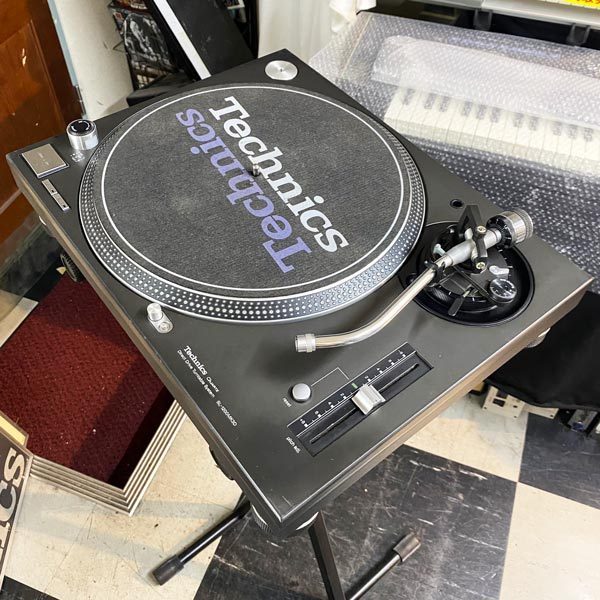 中古品のTechnicsのターンテーブル、SL-1200MK3Dのご紹介です。