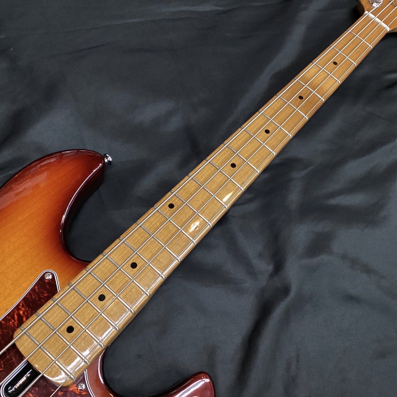 Sire P5 Alder-4 TS (サイアー 4弦 プレシジョンベースタイプ)（中古