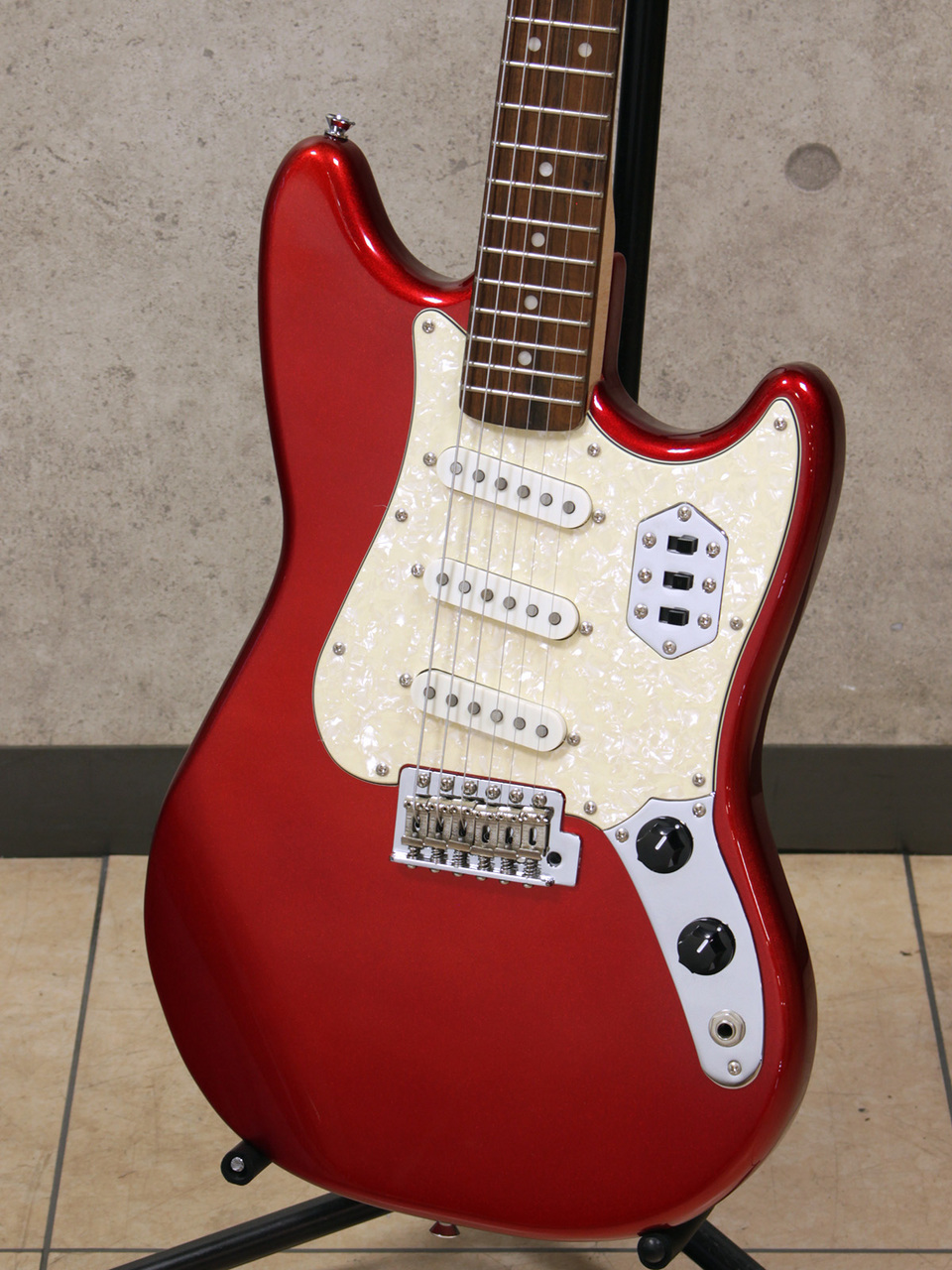 squier by fender cyclone candy apple red