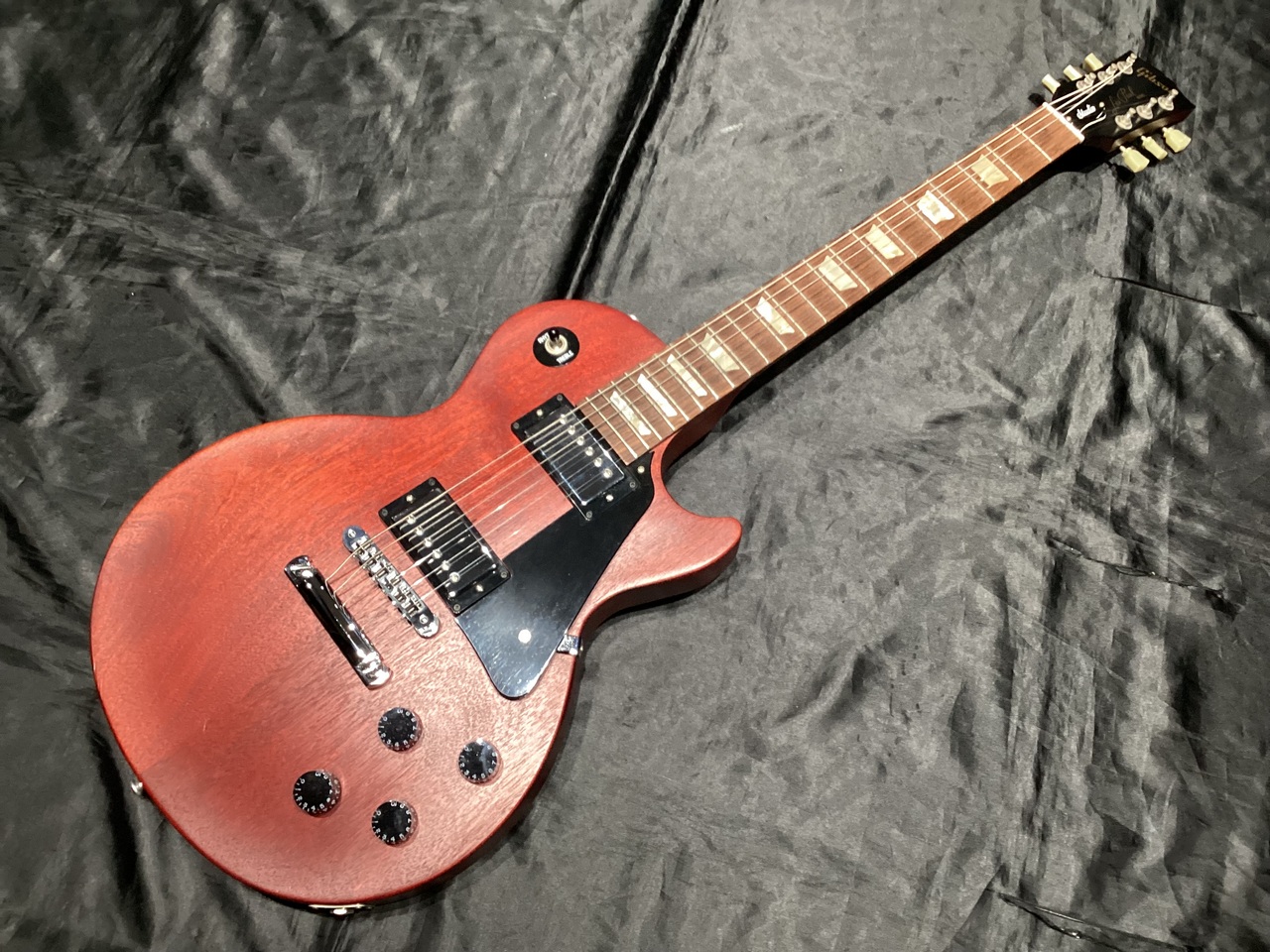 Gibson Les Paul Studio Faded Worn Cherry 2007年製（中古）【楽器