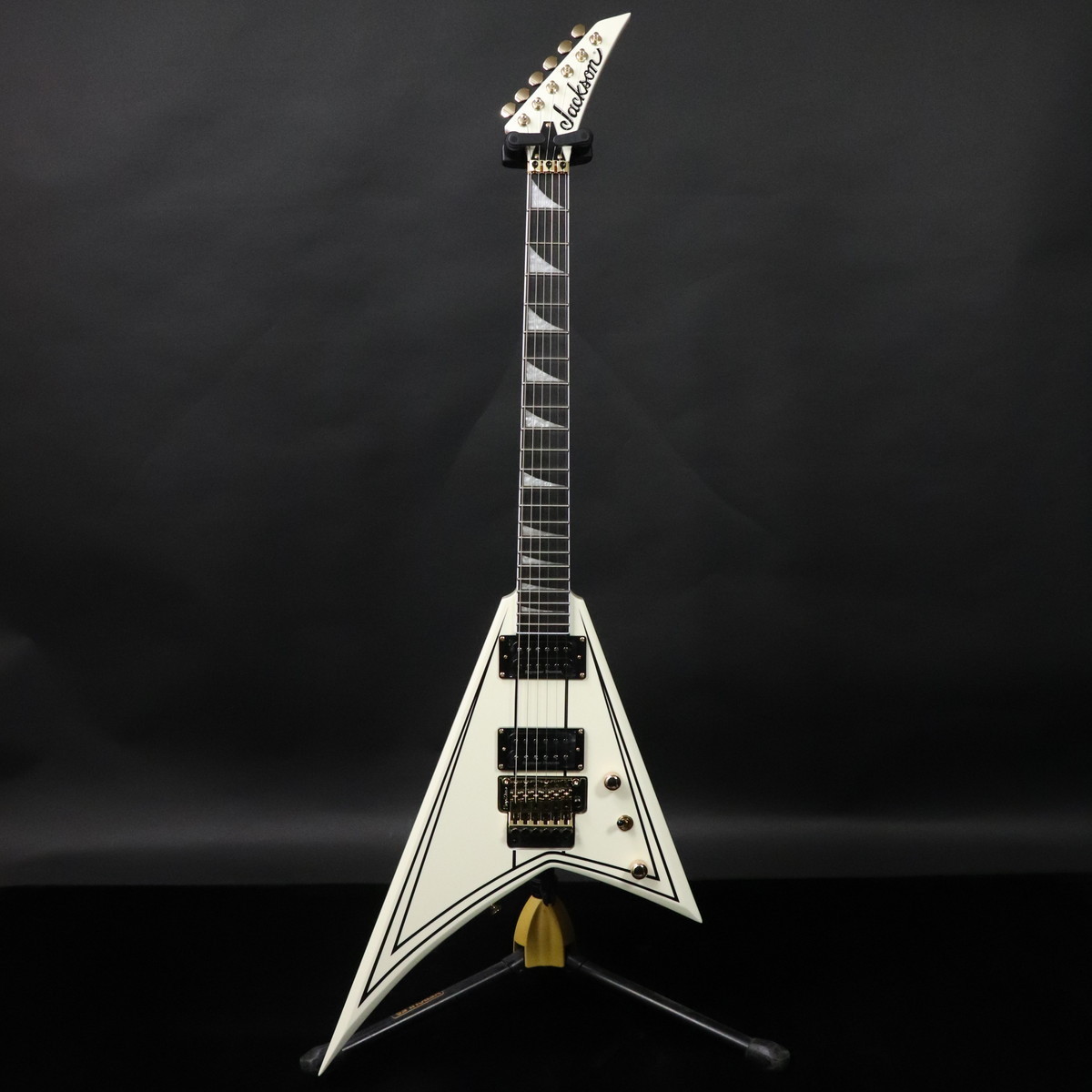 Jackson Pro Series Rhoads RR3 Ebony Fingerboard Ivory with Black