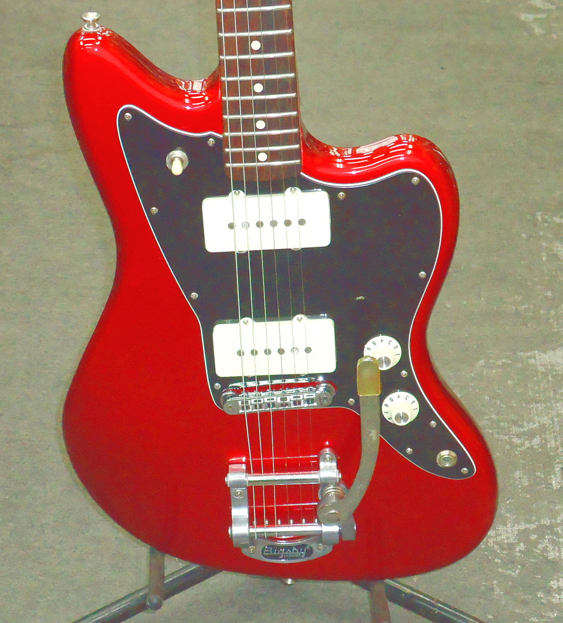 Fender Limited Edition American Special Jazzmaster with Bigsby Vibrato  Candy Apple Red（中古）【楽器検索デジマート】