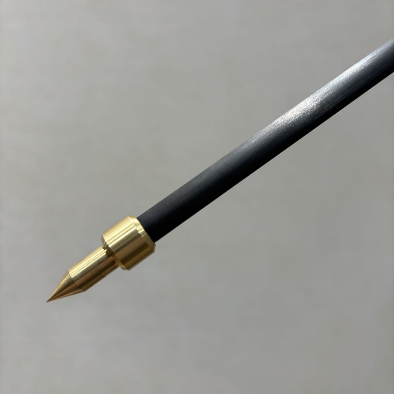 【超ポイント祭?期間限定】 見附精機工業 見附精機工業 カーボン/8mm チェロエンドピン 弦楽器
