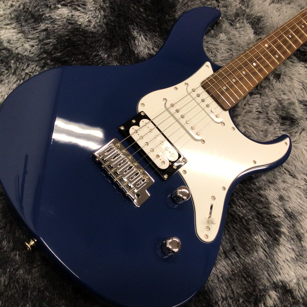 YAMAHA PACIFICA112V UTB(ユナイテッドブルー)（新品/送料無料）【楽器