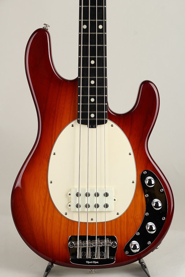 スティングレイ Musicman Stingray エボニー指板・マッチングヘッド