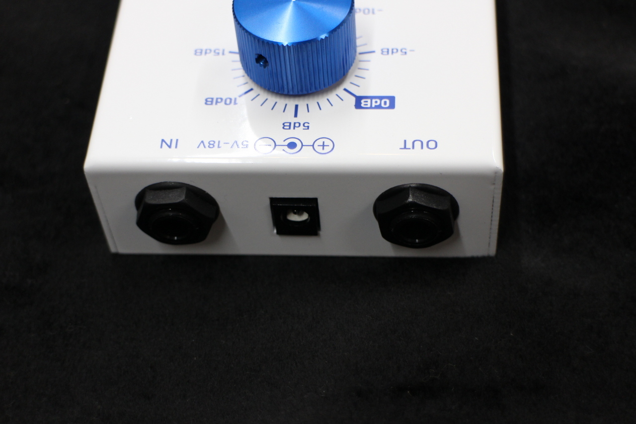 Shino’s WHITE PEDAL 国産ハンドメイドのクリーン・ブースター＆バッファー“WHITE