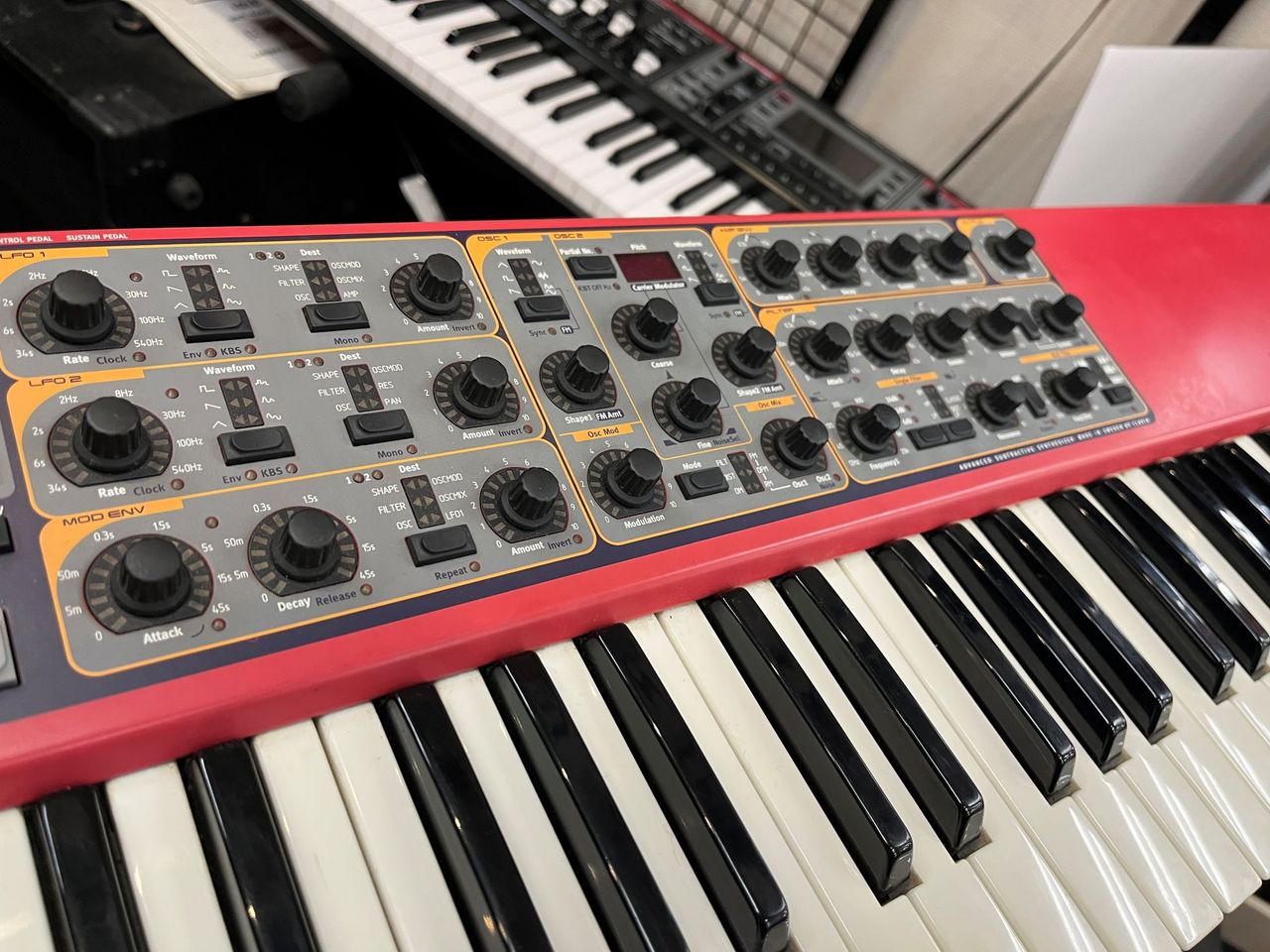 CLAVIA NORD LEAD 3【中古】【汎用ハードケース付】（中古）【楽器検索
