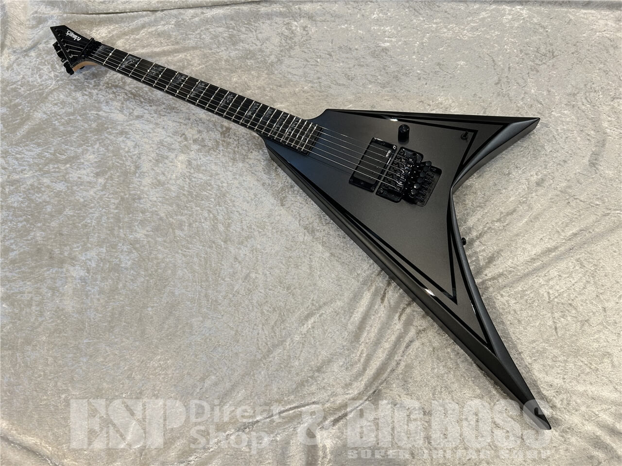 EDWARDS E-ALEXI BLACKY / Metallic Black Satin with Gloss Black
