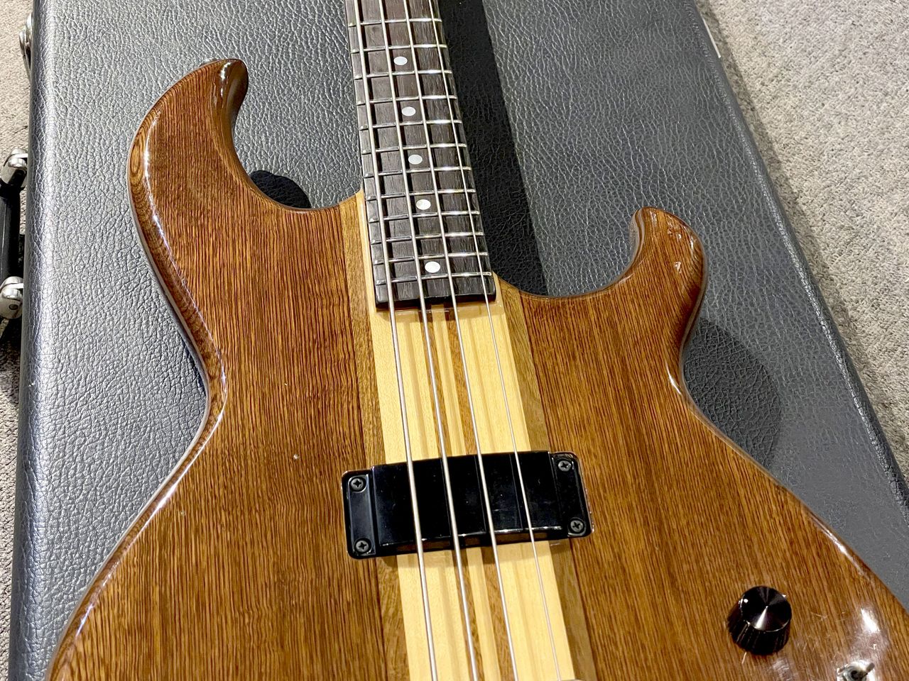 AriaProII SB-700 初期型 ジャパンヴィンテージ エレキベース Aria Pro II SB-700（ビンテージ）【楽器検索デジマート】