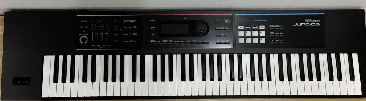 Roland JUNO-DS76