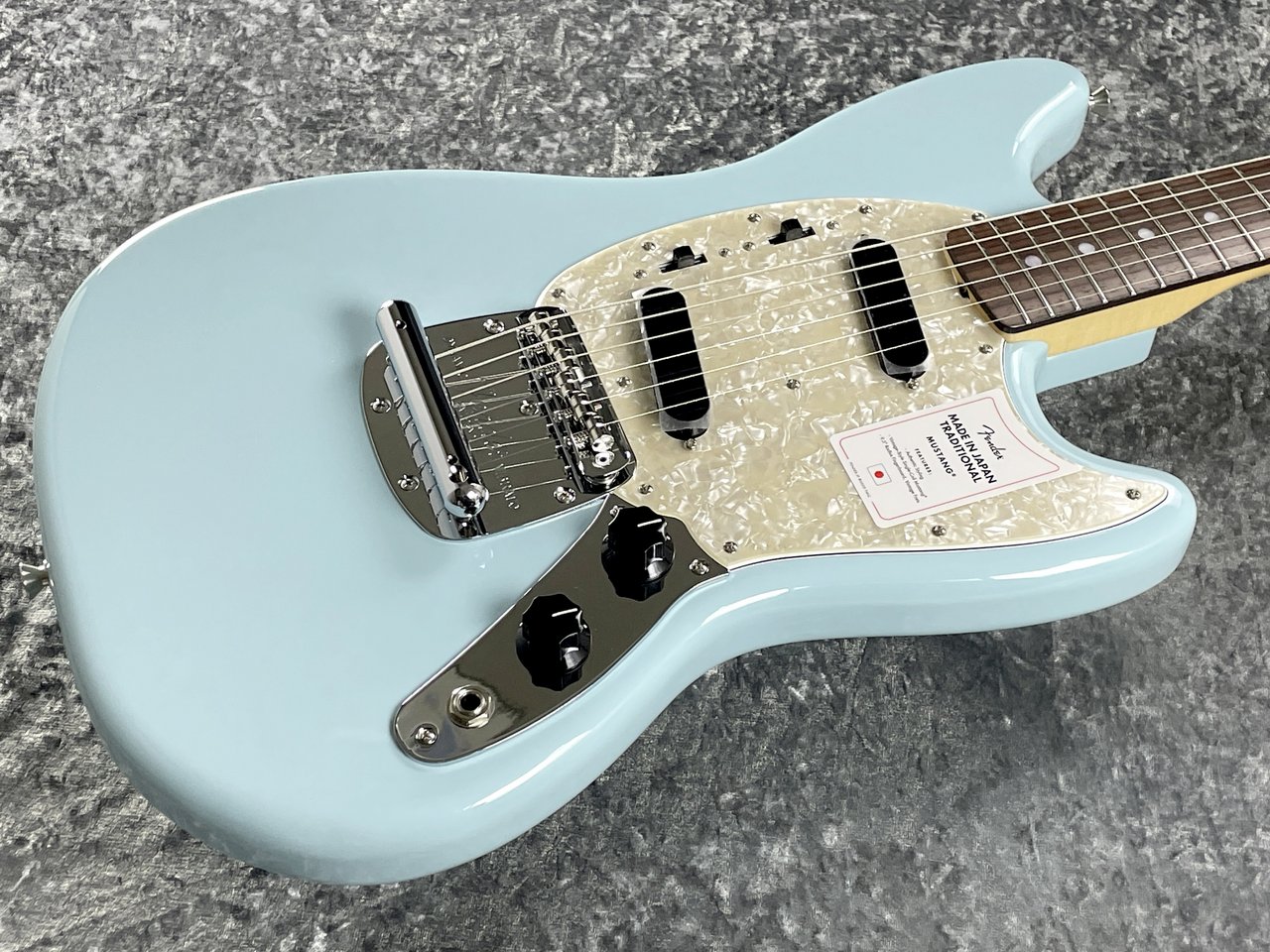 Fender Made In Japan Traditional 60s Mustang -Daphne Blue