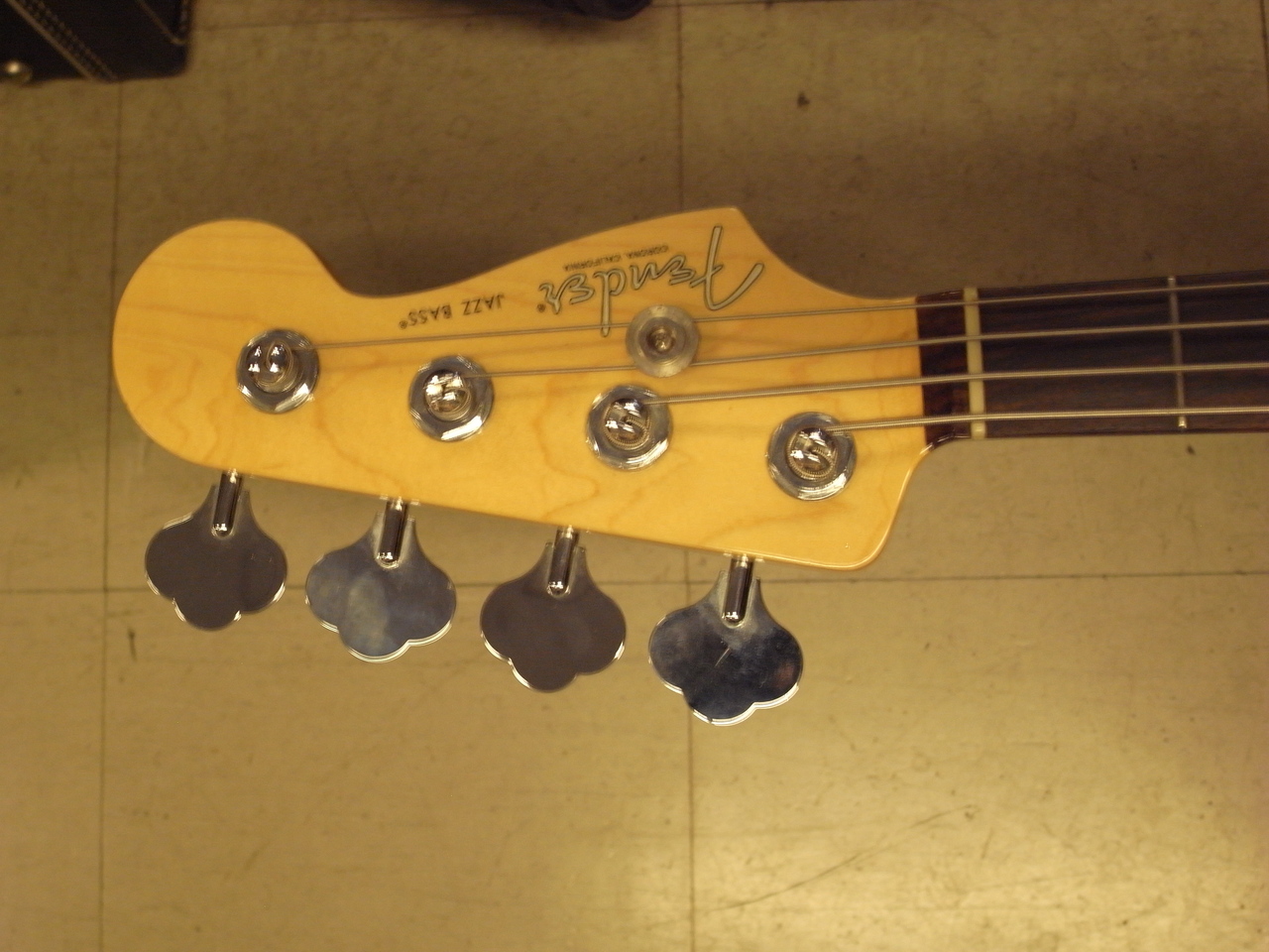 Fender AMERICAN PROFESSIONAL JAZZ BASS (2018)（中古）【楽器検索